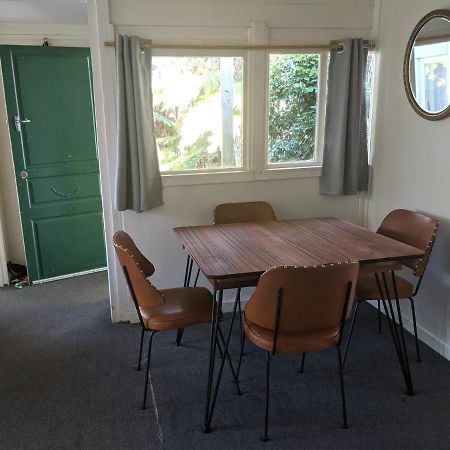 Cox Bay Cottage Raglan Exteriör bild