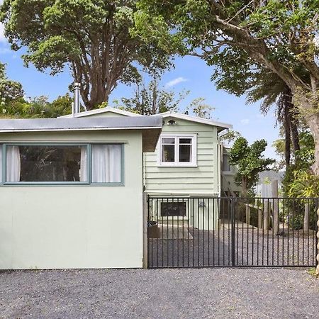 Cox Bay Cottage Raglan Exteriör bild