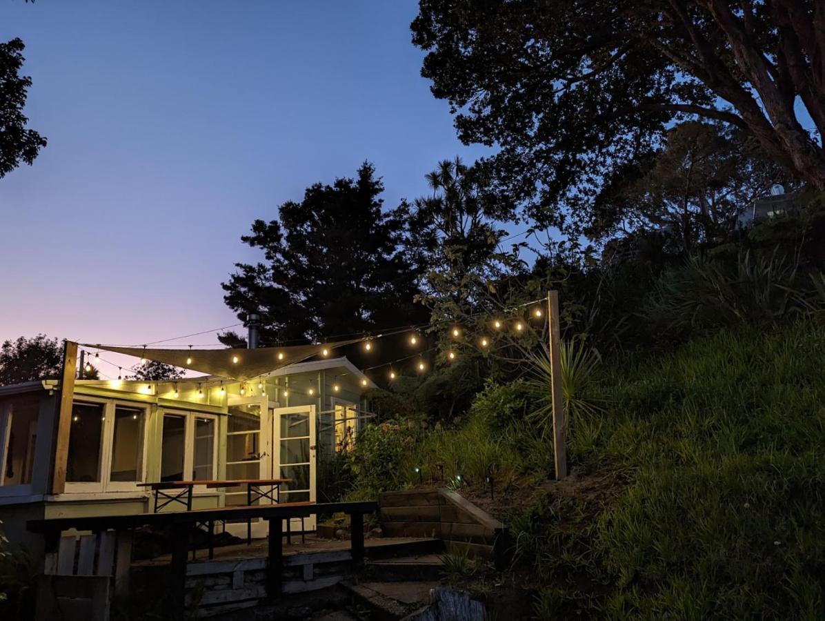Cox Bay Cottage Raglan Exteriör bild