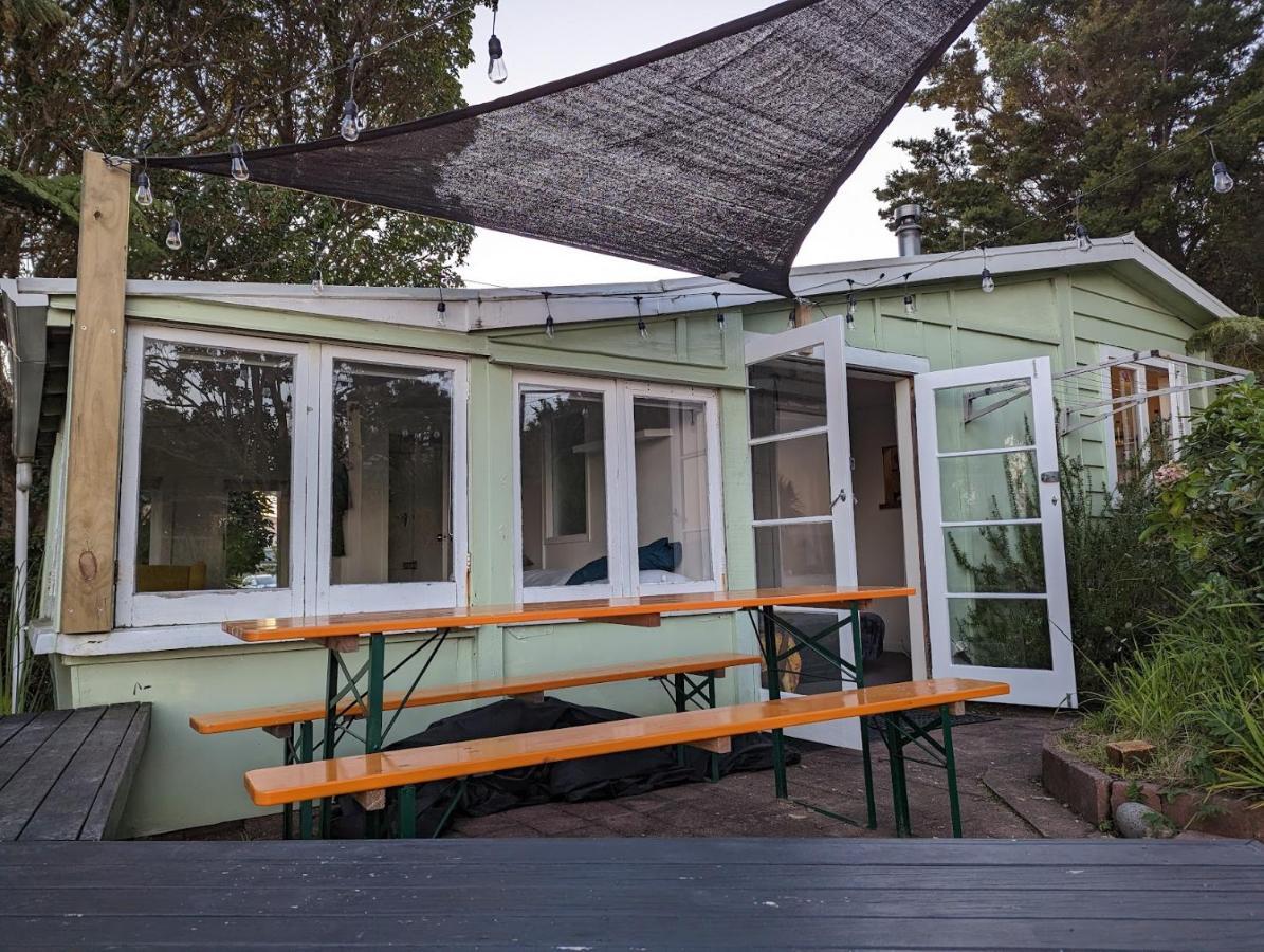 Cox Bay Cottage Raglan Exteriör bild