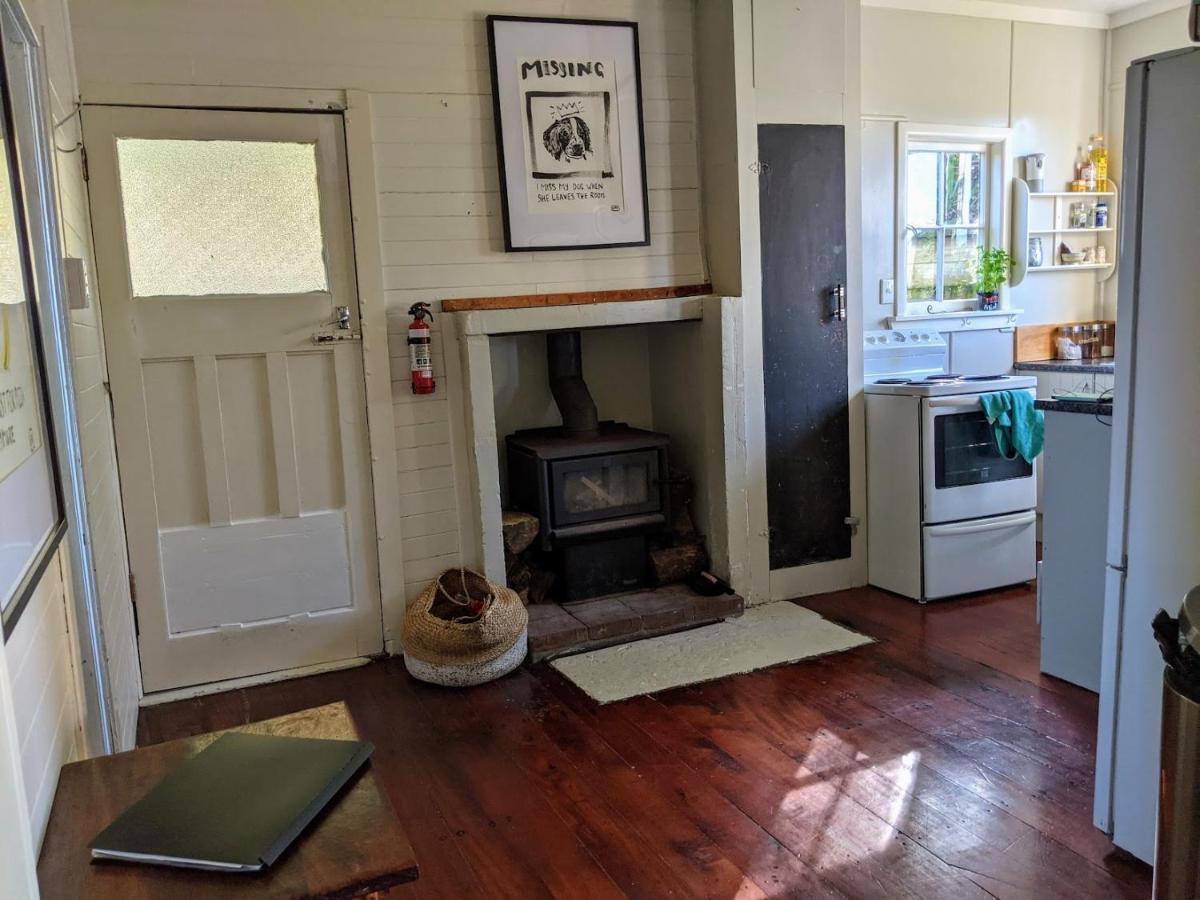 Cox Bay Cottage Raglan Exteriör bild